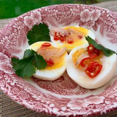 A picture of Soft boiled egg Thai spicy salad (Yum Kai Tom).