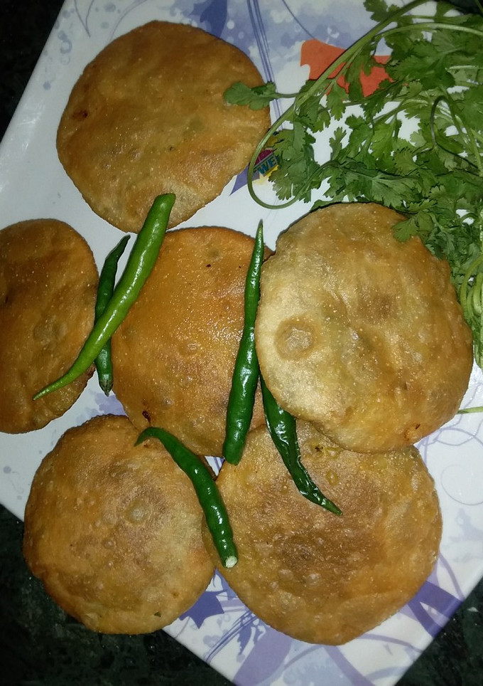 मटर की कचौड़ी(Matar ki kachori recipe in Hindi) रेसिपी मुख्य फोटो