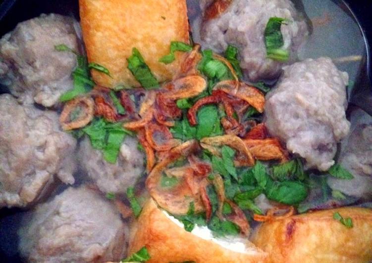 Recipe of Quick Indonesian Meat Ball Soup (Bakso)