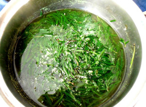 Una foto de Romeritos con tequesquite receta prehispánica y vegana