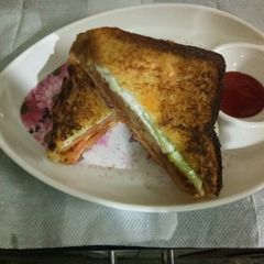 A picture of Potato sandwich.
