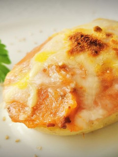 Una foto de Patatas rellenas de Boloñesa al Parmesano