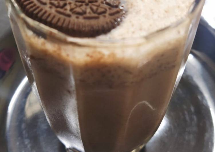 Simple Way to Prepare Any-night-of-the-week Oreo Milkshake