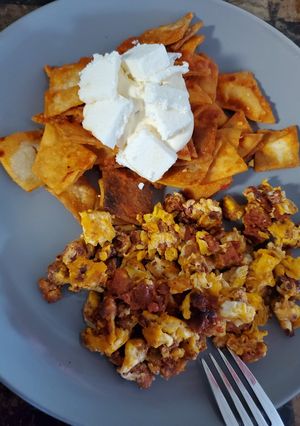 Una foto de Chilaquiles rojos