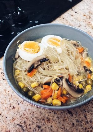 Foto principal de Sopa de fideos chinos vegetal