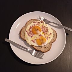 A picture of Lovers breakfast.