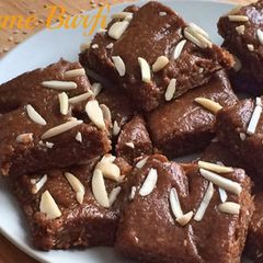 A picture of Sesame Burfi.