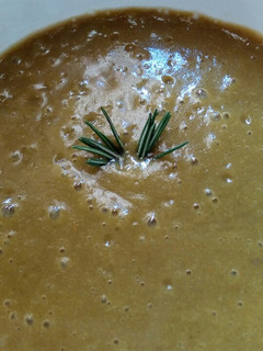 A picture of Potato and carrot soup.