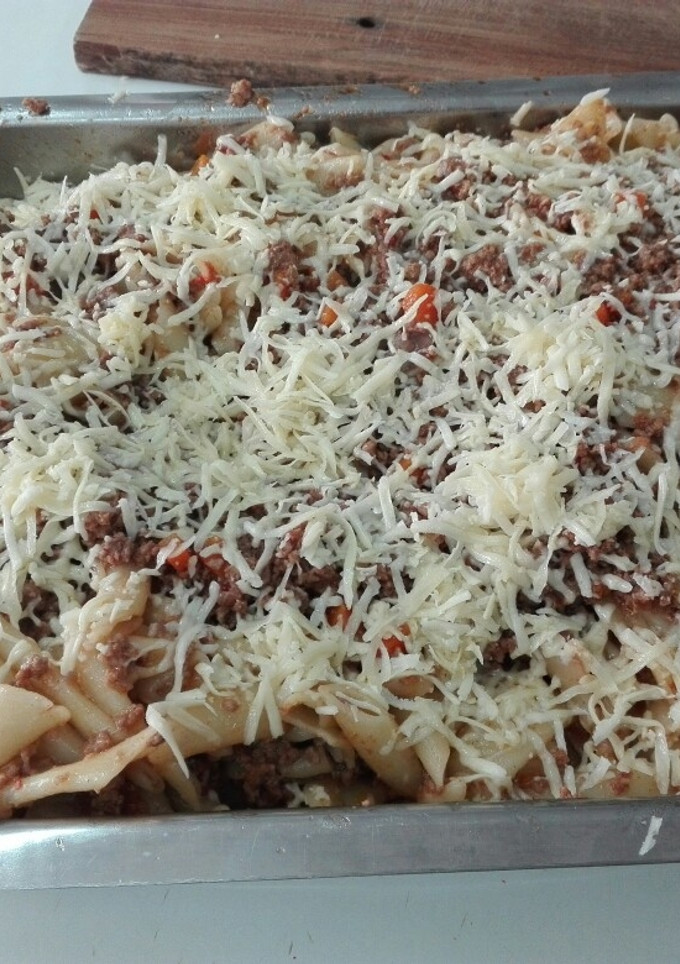 Una foto de Fideos mostacholes con salsa boloñesa