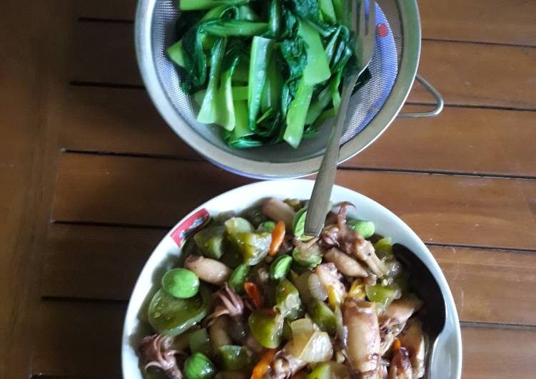 urutan Membuat Tumis cumi asin lalap daun pokcai Anti Gagal
