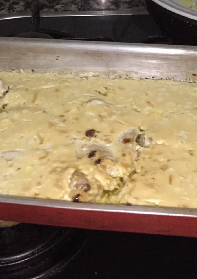 Una foto de Lomo con nata y sobre de sopa de cebolla