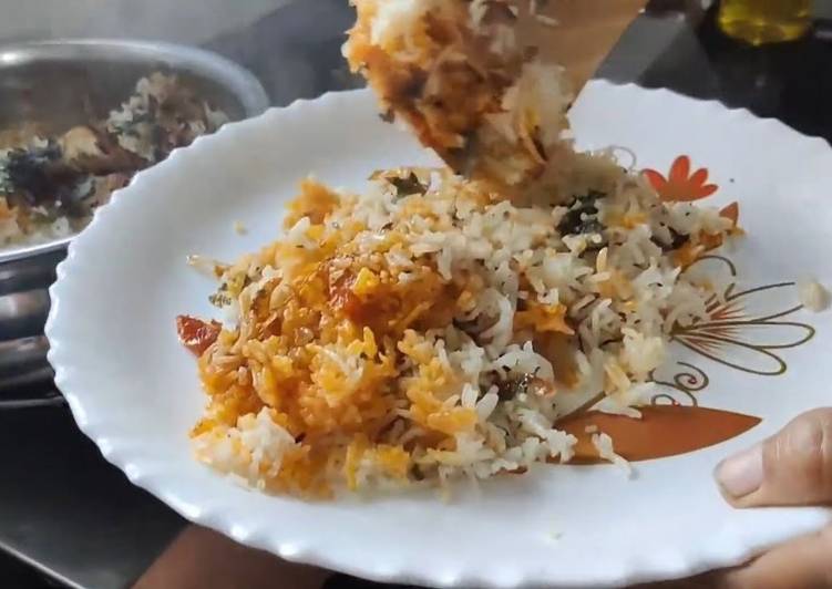 Recipe of Favorite पनीर दम बिर्याणी | Paneer Biryani Recipe | Dum Biryani | Happy Kitchen Marathi