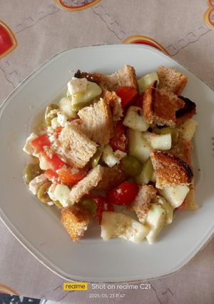 Foto di Insalata di pomodori, cetrioli e feta