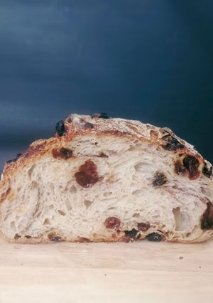 Gambar Cinnamon Raisin Sourdough Bread