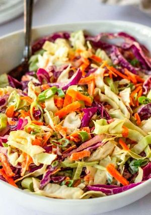 Una foto de Receta de col para acompañar tus asados (cole slaw)
