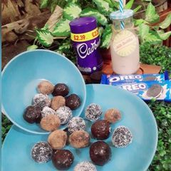 A picture of Pakistan ki Mithas..No bake Oreo balls.