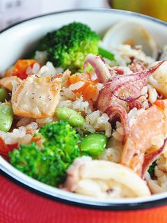 白酒海鮮燉飯 的食譜成品照片