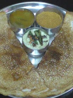 மீதமான சாதத்தில் தோசை(Leftover rice dosa recipe in tamil) செய்முறை முக்கிய புகைப்படம்