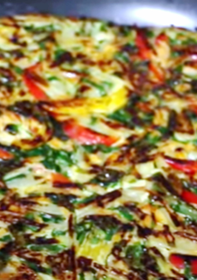 Una foto de Tortilla de macedonia de verduras