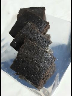 ચોકલેટ કેક (chocolate cake recipe in gujarati) રેસીપી મુખ્ય ફોટો