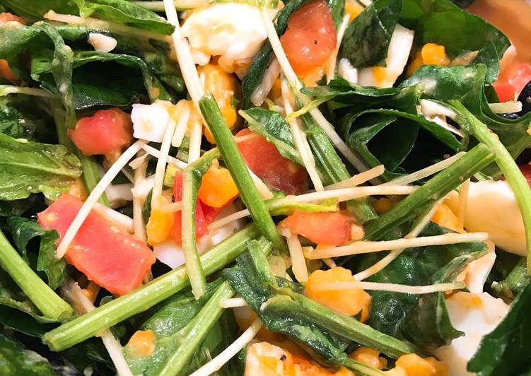 Simple spinach salad