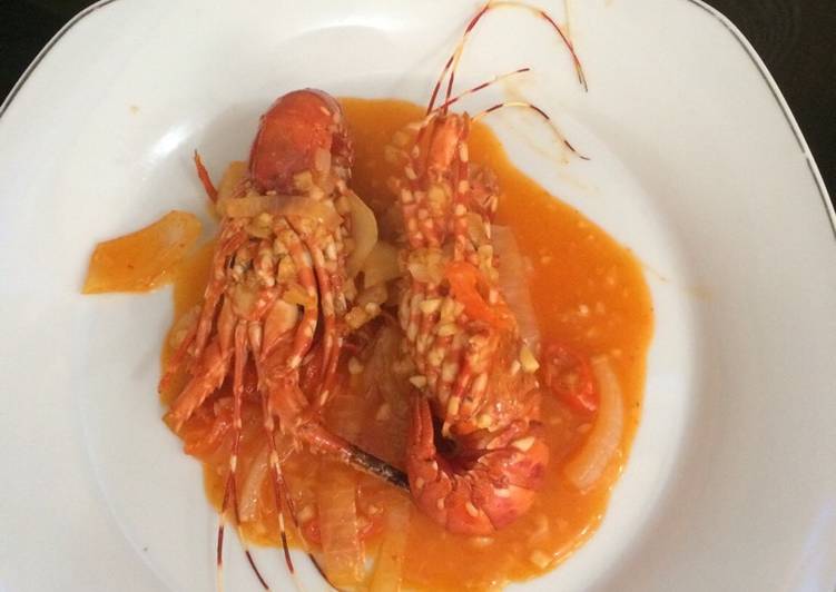 Bagaimana Membuat Lobster Saus Padang yang Lezat