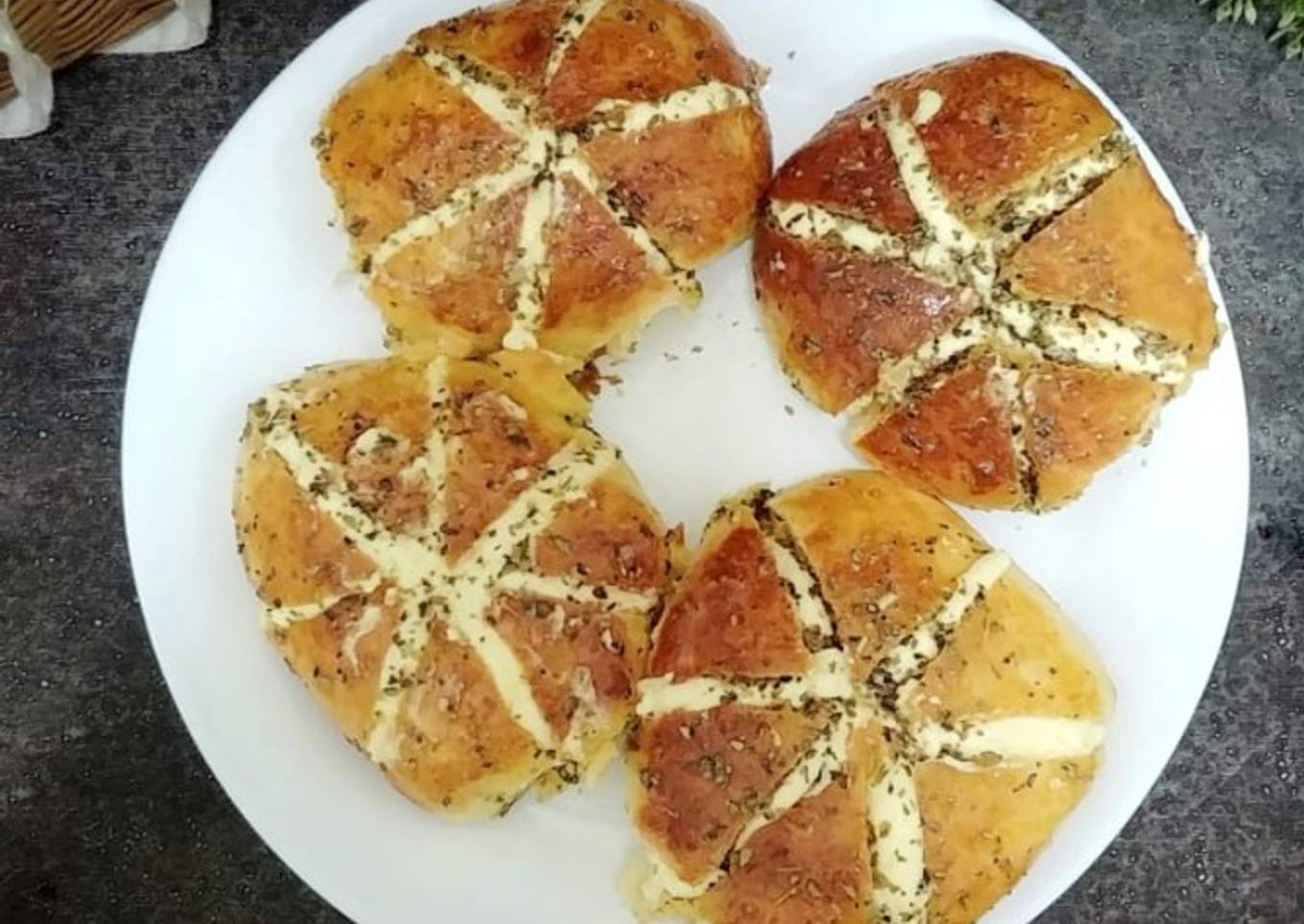 Korean Garlic Cream Cheese Bread