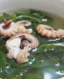 Canh mùng tơi nấu bạch tuộc và thịt xay