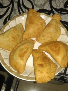 A picture of Fluffy Fried meat pie.