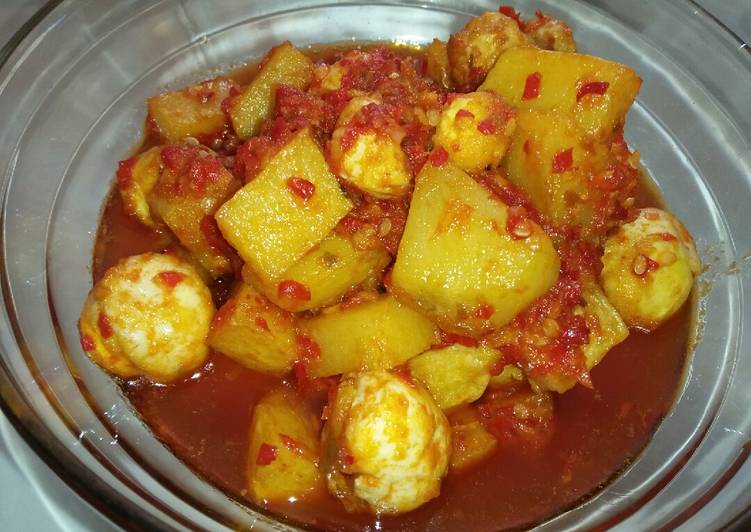 Balado kentang dan telur puyuh