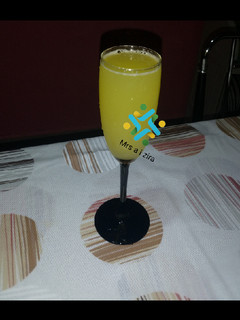 A picture of Pineapple and ginger juice.