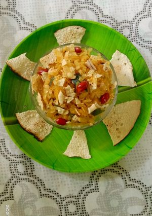 પાપડ પૌવા ચેવડો (Papad Poha Chevdo Recipe in Gujarati) રેસીપી મુખ્ય ફોટો