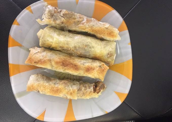Step-by-Step Guide to Make Super Quick Homemade رلّات مسخن Chicken and onion rolls