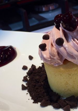 รูปของ Vanilla cupcakes
