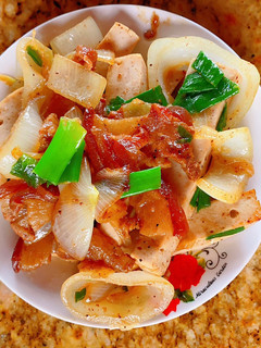 Hình của món Thịt ba chỉ kho chả lụa.