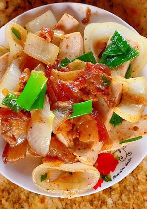 Hình của món Thịt ba chỉ kho chả lụa.