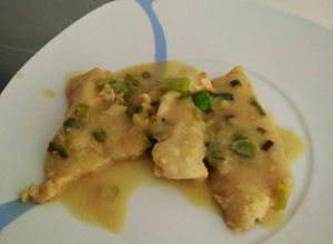 Foto principal de Bacalao con ajos frescos y salsa de mostaza