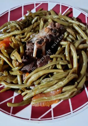Une photo de Tajine d'agneau aux haricots verts 🍴