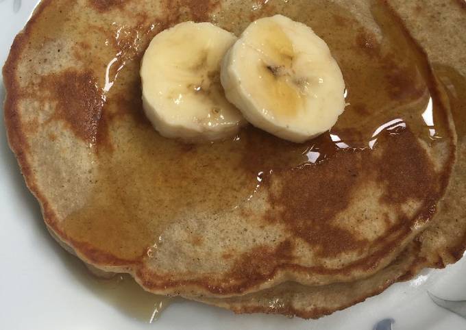 Saftige Erdnussbutter-Bananenpancakes