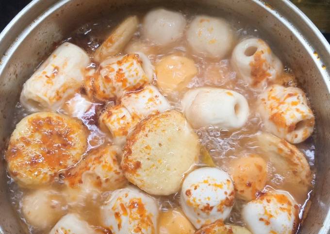 Tom yum bakso seafood sederhana