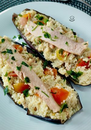 Foto principal de Berenjena rellena de ensalada de cous cous con ventresca de atún