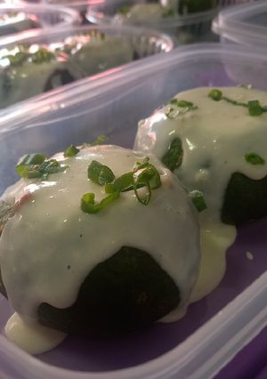 Una foto de Zapallitos rellenos con salsa de roquefort