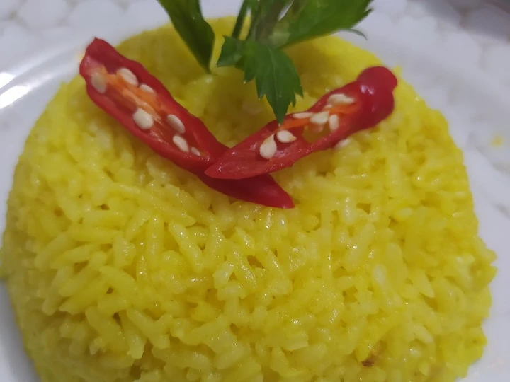 Langkah Gampang Membuat Resep  Nasi kuning ricecooker simple yang Bikin Ngiler, Bisa Manjain Lidah