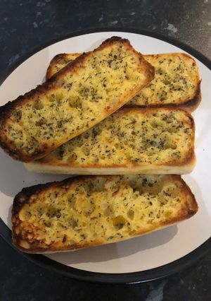 A picture of Easy herby garlic butter.