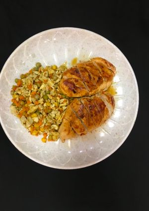 Grilled chicken and egg sauce ainihin hoton girkin