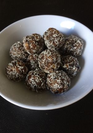 Una foto de Trufas de dátiles, energéticas y saludables