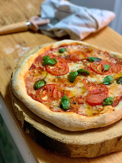 Una foto de Pizza con masa madre