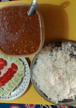 A picture of Rajma chawal.