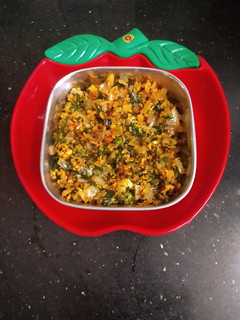 *முருங்கை கீரை, தேங்காய் பொரியல்*(murungaikeerai poriyal recipe in tamil) செய்முறை முக்கிய புகைப்படம்