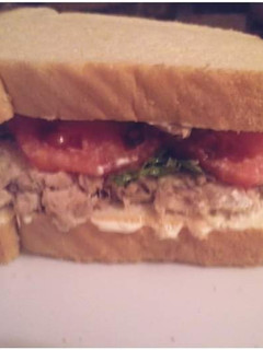 Una foto de Sándwich de atún
